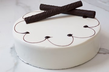 Chocolate Fudge Cake with Vanilla Buttercream Icing