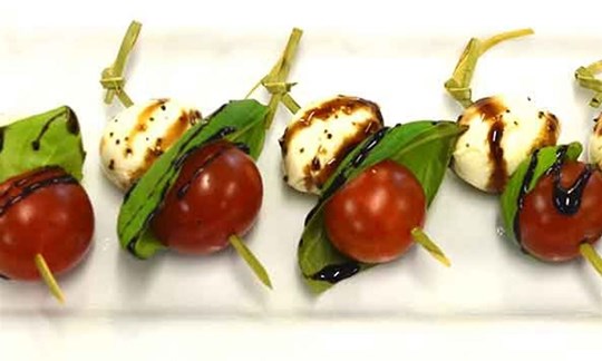 Mozzarella, Tomato & Basil Skewer (v,gf)