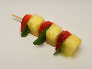 Fructose Free Fruit Kebabs - Large Pineapple, Strawberries, Rockmelon, Kiwi & Mint