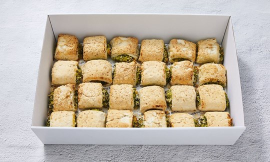 Spinach & cheese mini sausage rolls