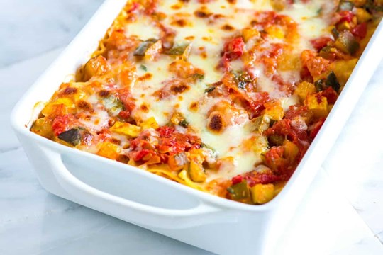 Vegetable lasagne tray, serves up to 10 (v) (Sunday)