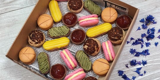 Assorted French Mini Petit Fours Box (25 pieces) (Sunday)