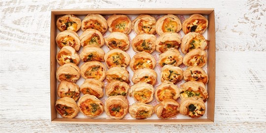 Quiche Platter - Our famous home-made quiches (mini) (to be warmed up))) (Sunday)