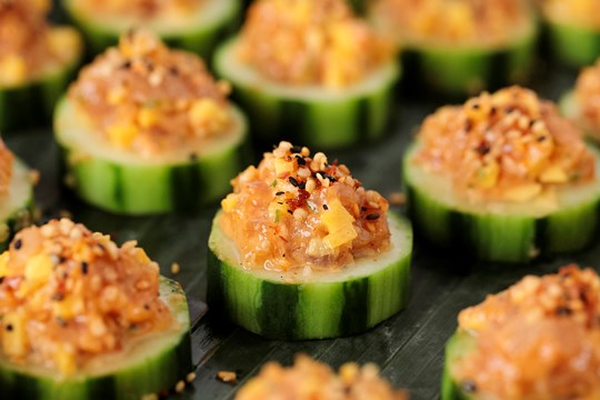 Albacore Tuna Tartare with Mango and Red Onion in Cucumber Cups