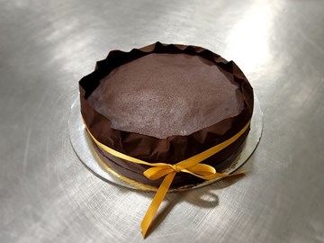 Baked Chocolate Mousse Cake (Flourless Chocolate Cake) - Bakes by Chichi