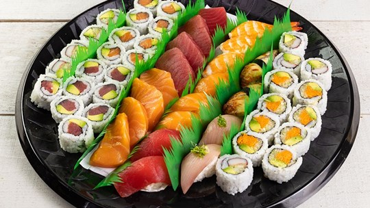 Sushi Sashimi Combo Platter